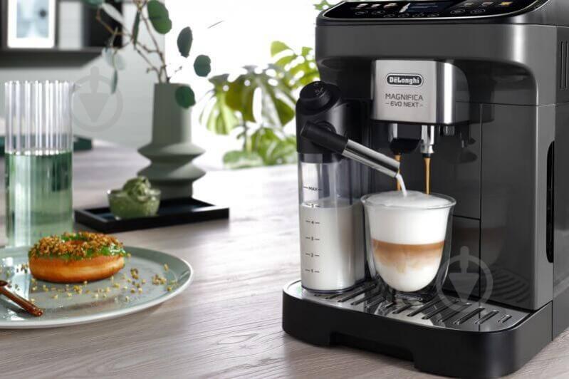 кавомашина DeLonghi